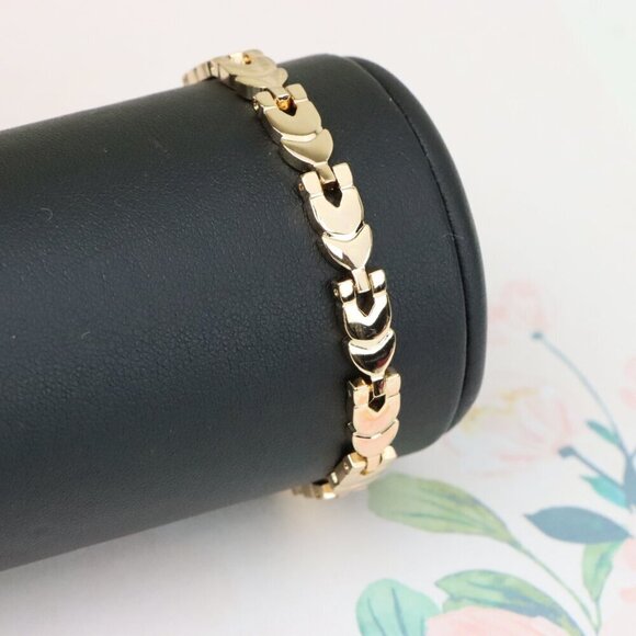 "Elegant Rose Gold Heart-Link Bracelet in Glossy Polished Finish, XPBL1091 - Picture 8 of 12